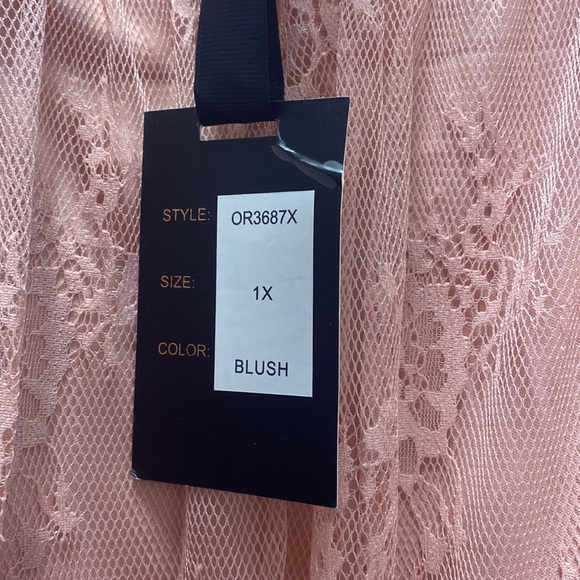 Rain lace cold shoulder top - Picture 3 of 3